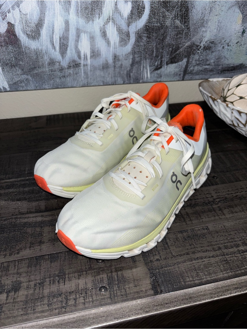 On Cloudflow 4 running shoe MENS SZ 8 - Picture 2 of 10